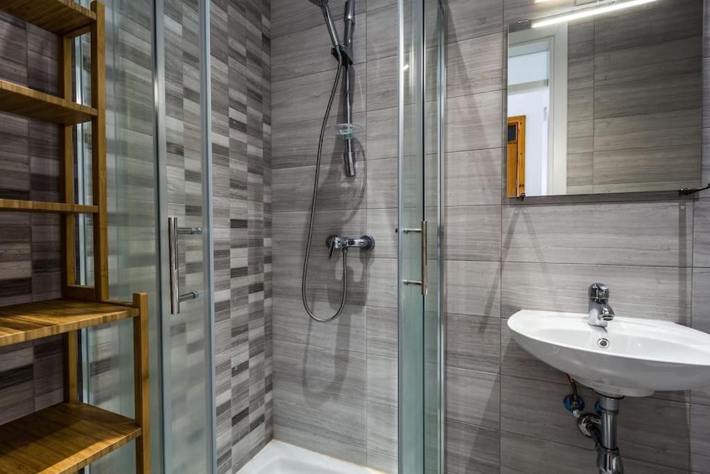Perfectly Located Sliema Apartment 10 Perfectly Located Sliema Apartment 10