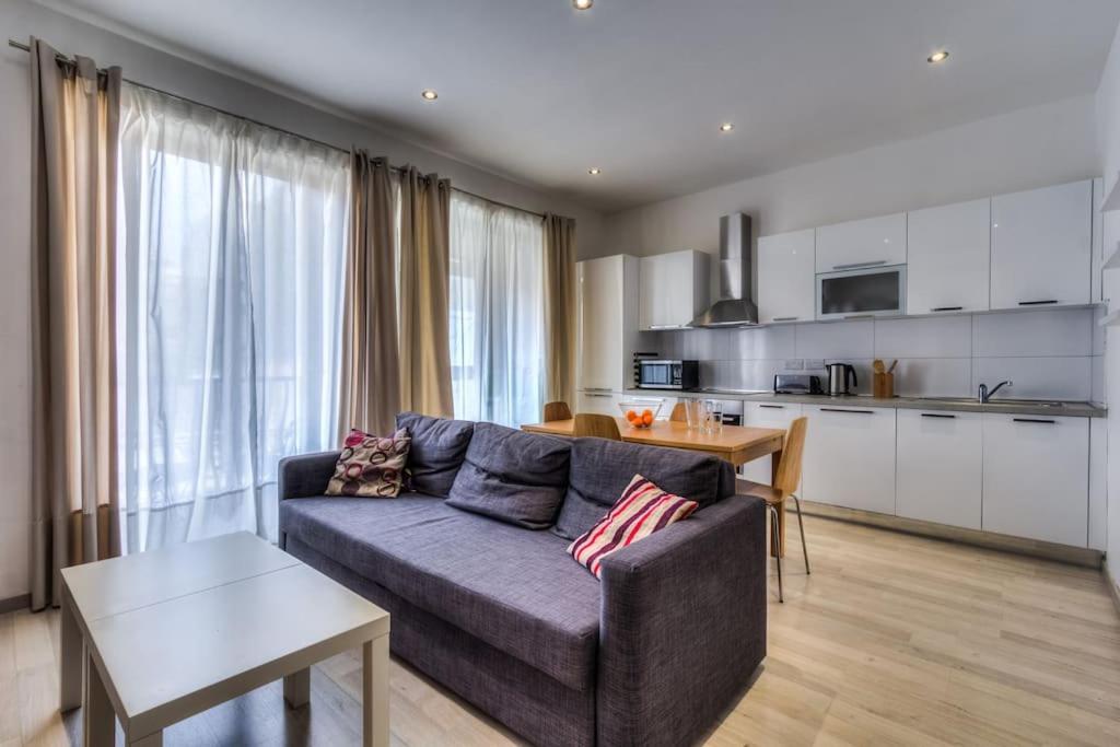 Perfectly Located Sliema Apartment 9 Perfectly Located Sliema Apartment 9