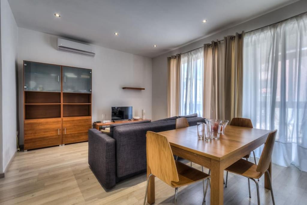 Perfectly Located Sliema Apartment 8 Perfectly Located Sliema Apartment 8