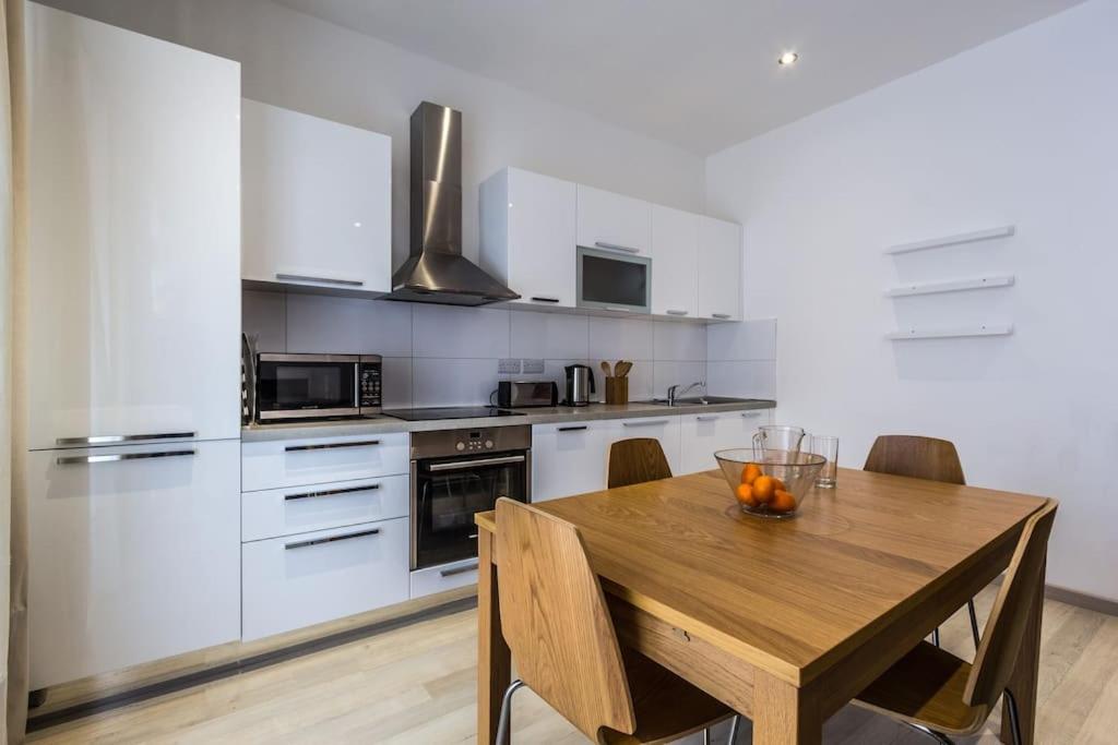 Perfectly Located Sliema Apartment 4 Perfectly Located Sliema Apartment 4