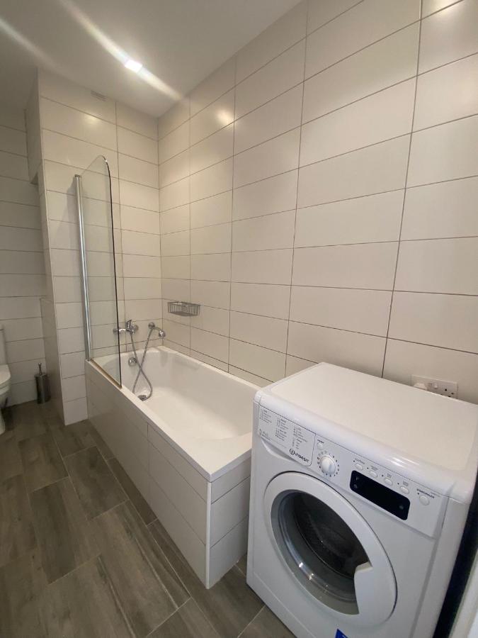 Spectacular Distant Seaview Apt 4 Spectacular Distant Seaview Apt 4