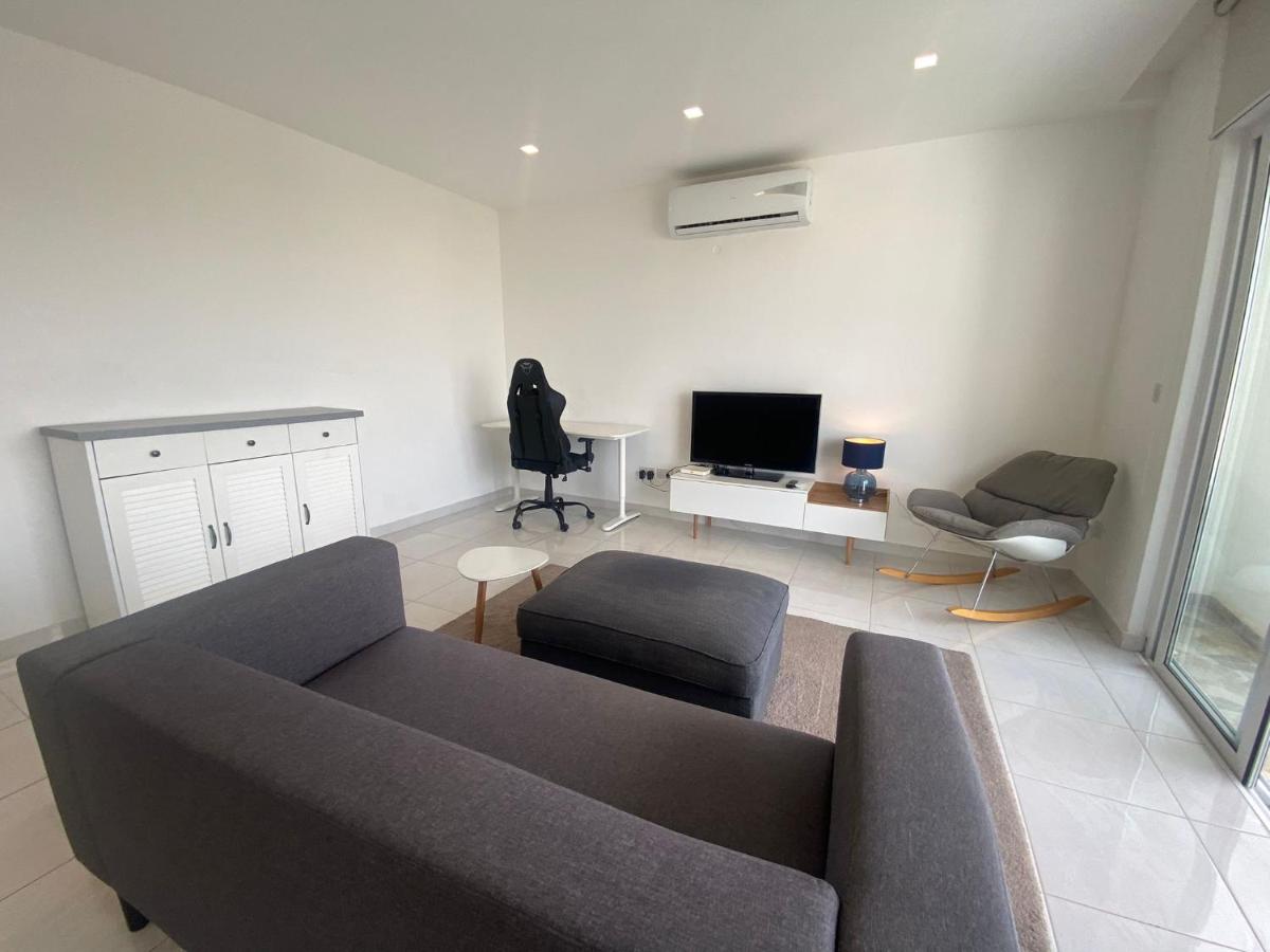 Spectacular Distant Seaview Apt 6 Spectacular Distant Seaview Apt 6