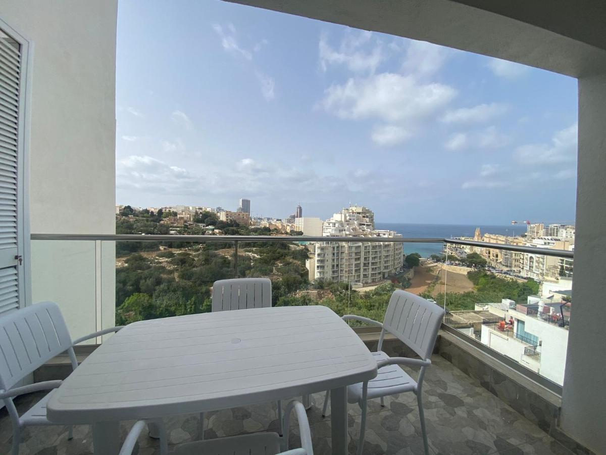 Spectacular Distant Seaview Apt 7 Spectacular Distant Seaview Apt 7