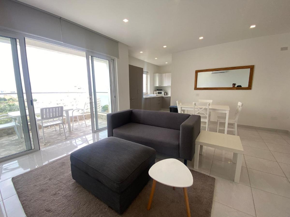 Spectacular Distant Seaview Apt 10 Spectacular Distant Seaview Apt 10