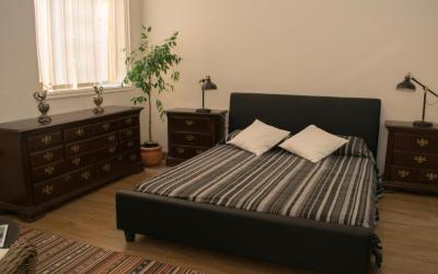 Vincenti Strait Street Suite 10 Vincenti Strait Street Suite 10