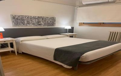Hostal El Ninot 10 Hostal El Ninot 10