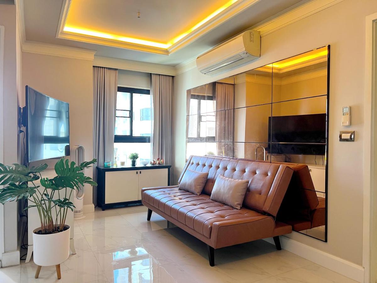 Grand Diamond Condominium 9 Grand Diamond Condominium 9