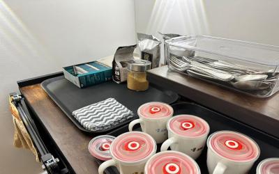 The White Den Sukhumvit 44 4 The White Den Sukhumvit 44 4